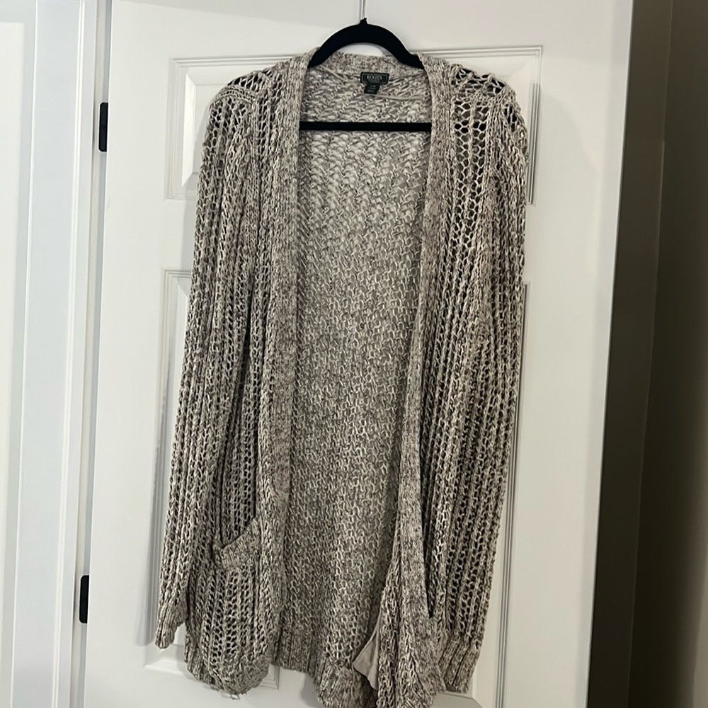 Roots cardigan